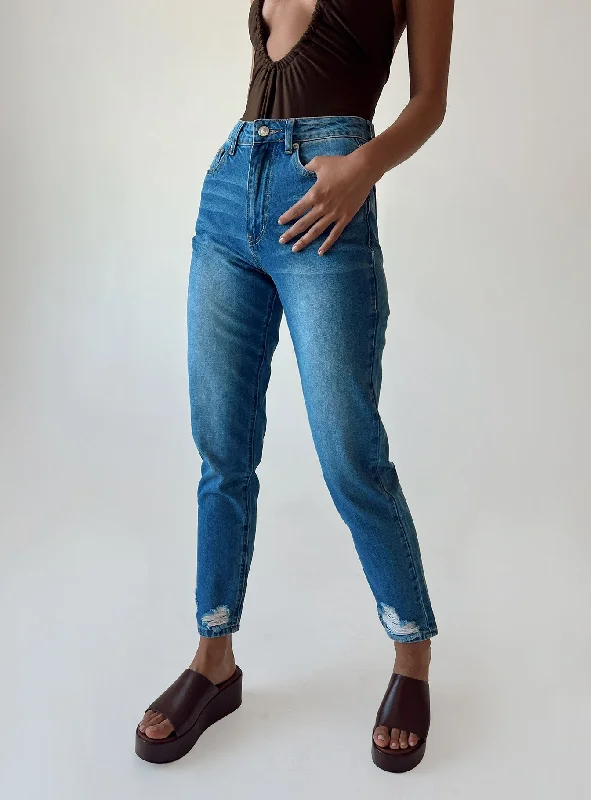 Chic Outfits Abarca Straight Leg Denim Jeans