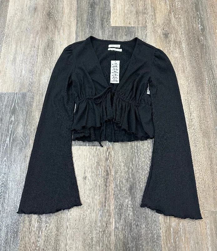 Top Long Sleeve By Urban Outfitters In Black, Size: S