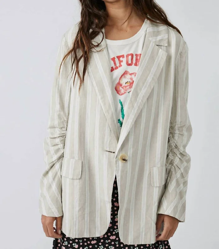 Daily Deals Fern Blazer In Dusty Beige