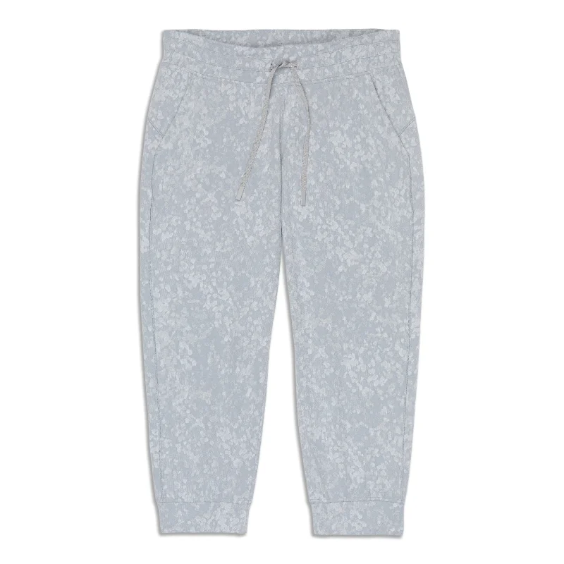 Fashion Essentials Ready to Rulu High-Rise Jogger Crop - Resale